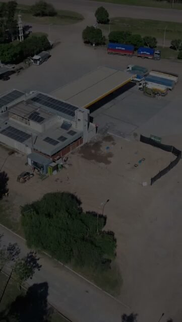 Iniciamos la ampliación de la estación Shell en Gancedo, Chaco 📍 

Llevamos adelante la ejecución con todas nuestras capacidades y adaptándonos a los rigurosos estándares técnicos, normativas de seguridad y especificaciones de ingeniería que exige este tipo de obra y una firma de primer nivel. 
Gracias a nuestra propia industria y la experiencia de nuestro equipo, garantizamos seguridad y eficiencia en cada etapa.
 ¡Seguinos para acompañar el avance de nuestros proyectos en el NEA!

#grupopalacioshermanos #construccion #estaciondeservicio