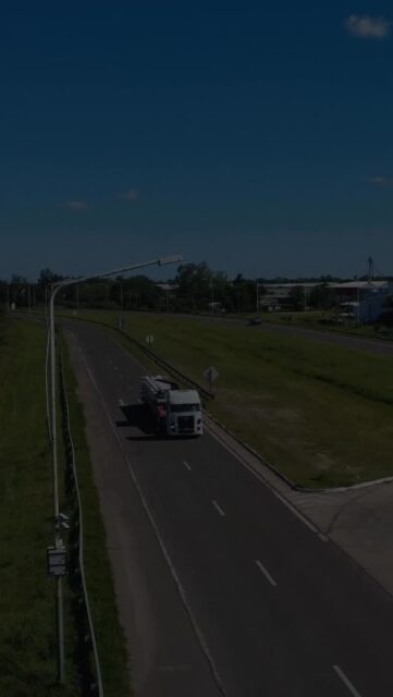 🏗 #Avancedeobra | Supermercado Mayorista El Arriero 

Les compartimos los avances de obra @supermercados_elarriero,📍 ubicada estratégicamente sobre el ingreso a la ciudad de Presidencia Roque Sáenz Peña, Chaco.
La obra consiste en la construcción de una nave industrial para un supermercado mayorista de aproximadamente 3150 m².
Actualmente nos encontramos en la etapa de mampostería y montaje de la estructura, un sistema de columnas y vigas metálicas de alma llena para garantizar la máxima solidez y eficiencia.
Agradecemos la confianza depositada en nuestro equipo para la ejecución de su obra 🙌
¡Muy pronto compartiremos más novedades! 😉
.
.
#AlmaLlena #Supermercado #ElArriero GrupoPalaciosHermanos