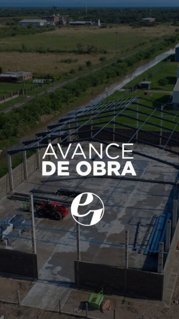 🏗️ #AvanceDeObra | Efrén López Mayorista
Les compartimos los avances de este gran proyecto en 📍 Puerto Tirol, Chaco.
La obra consiste en una nave industrial de aproximadamente 2.000 m², destinada a fábrica y depósito. 🏭
El proyecto se está llevando adelante con una estructura mixta, combinando columnas premoldeadas y vigas metálicas de alma llena para garantizar eficiencia, robustez y máxima eficiencia económica. 💰

⏳ Actualmente nos encontramos en la etapa de terminaciones, puliendo los últimos detalles. 🛠️

Agradecemos enormemente la confianza depositada en nuestro equipo para la ejecución de esta obra. 🤝

¡Hasta la próxima! 😉